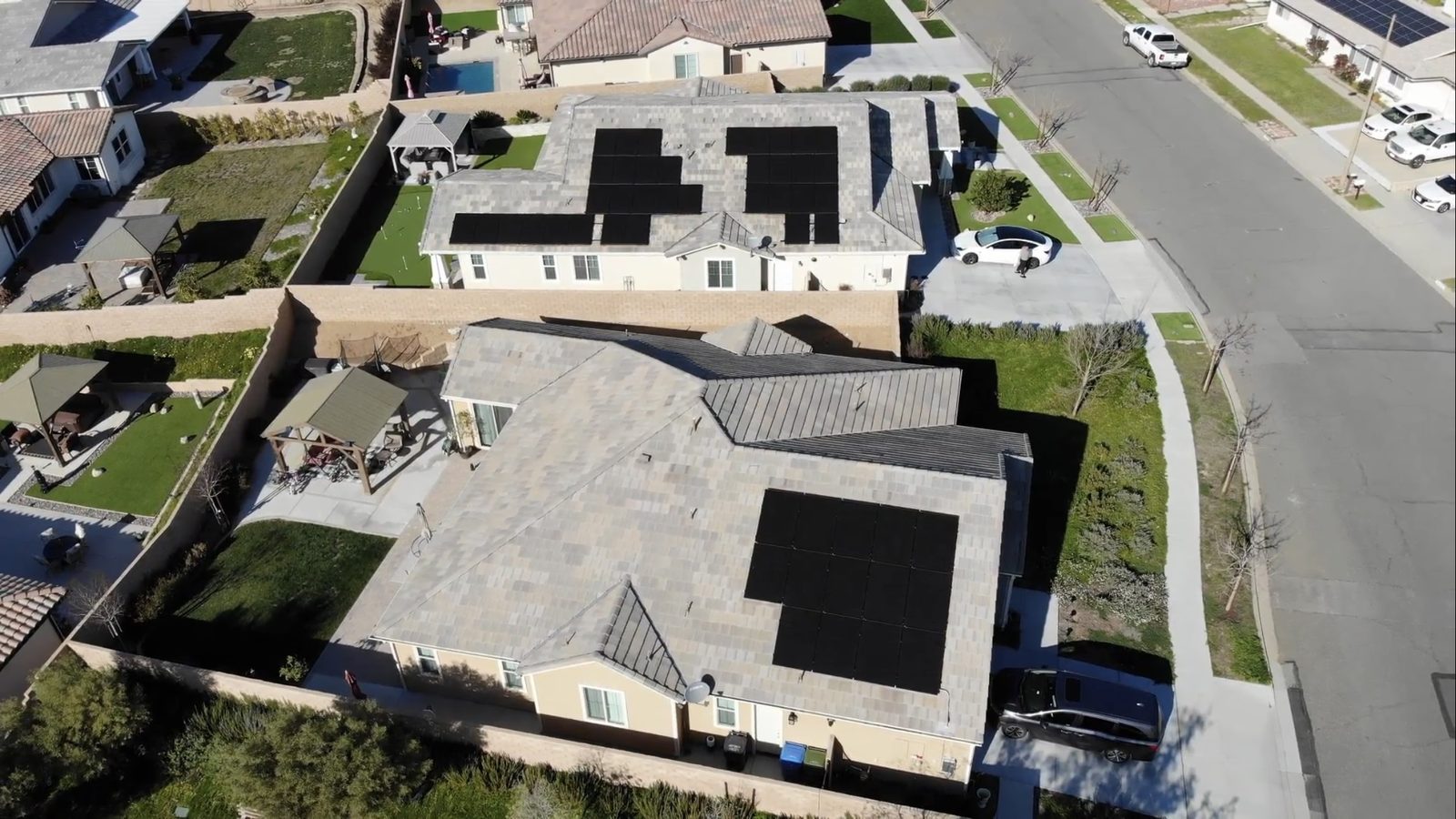 Rooftop solar installation in Los Angeles